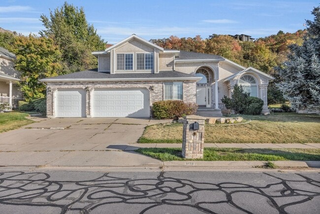 Building Photo - Spacious 5 Bedroom Home in Great Neighborhood in Layton!