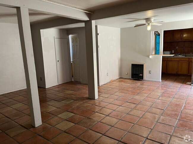 Building Photo - 1114 Pine St Unit 1114 Pine Street - 1/2 Rental