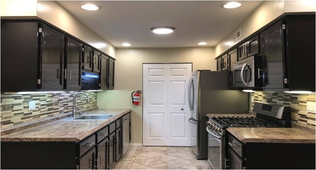 30 John St Unit 1C
