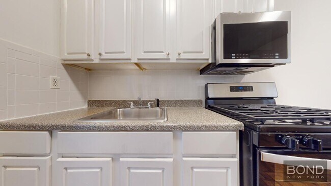 Photo - 922 Third Avenue Apartamento Unidad 2F