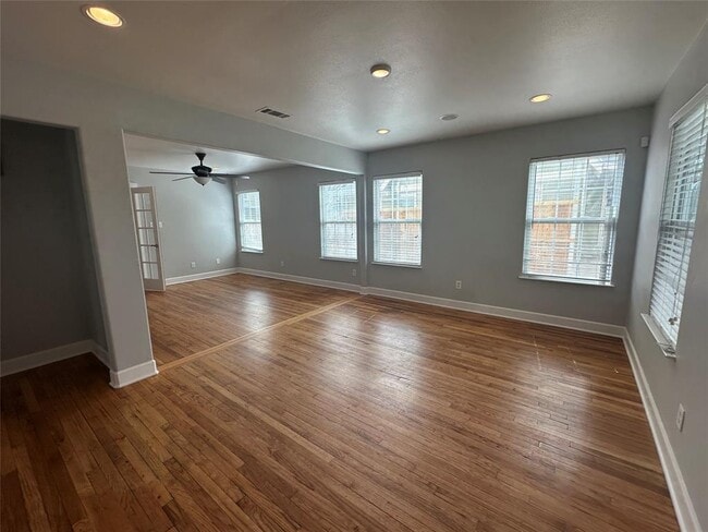 Photo - 5513 Avenue F