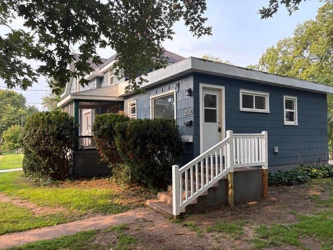 Photo - 1520 S Farwell St