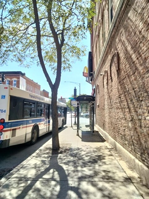 Photo - 2000-2002 W Chicago Ave