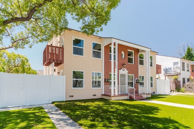 Photo - 3000 W Victory Blvd Unit 200