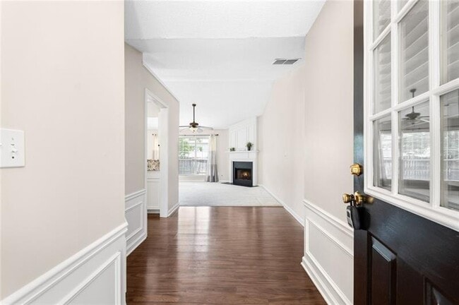 Photo - 590 Barsham Way