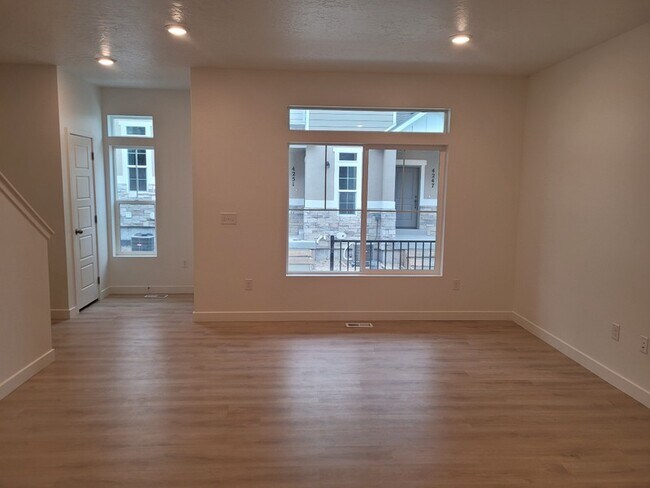 Photo - 4250 Bromwell Ct
