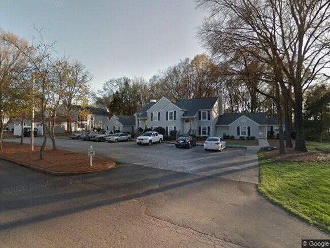 Building Photo - Located in Hunters Chase - 2 BR/2 BA w/ Fi... Unit 1 Rental