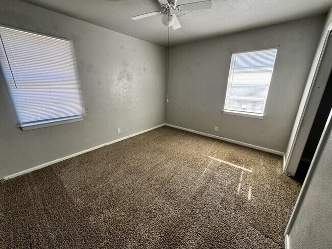 Photo - 1411 Deville St