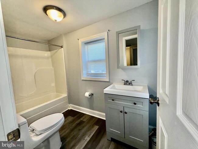 Photo - 9 S Maple Ave