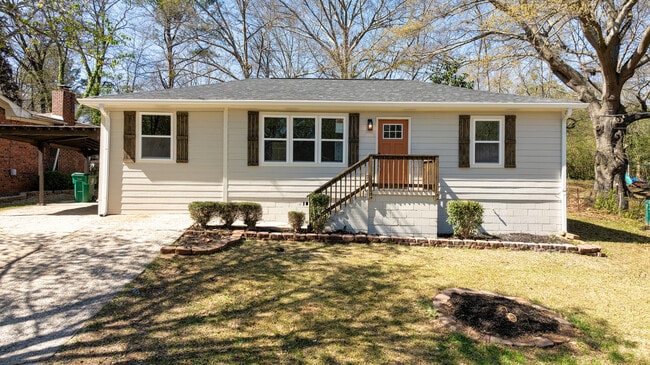 Photo - 2215 Gordon Cir SE House