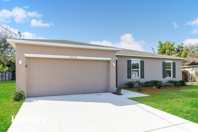 Building Photo - 1810 SW Effland Ave Rental
