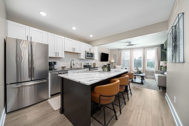 Photo - Fully Furnished 1 Bedroom in the heart of ... Unit 999-306