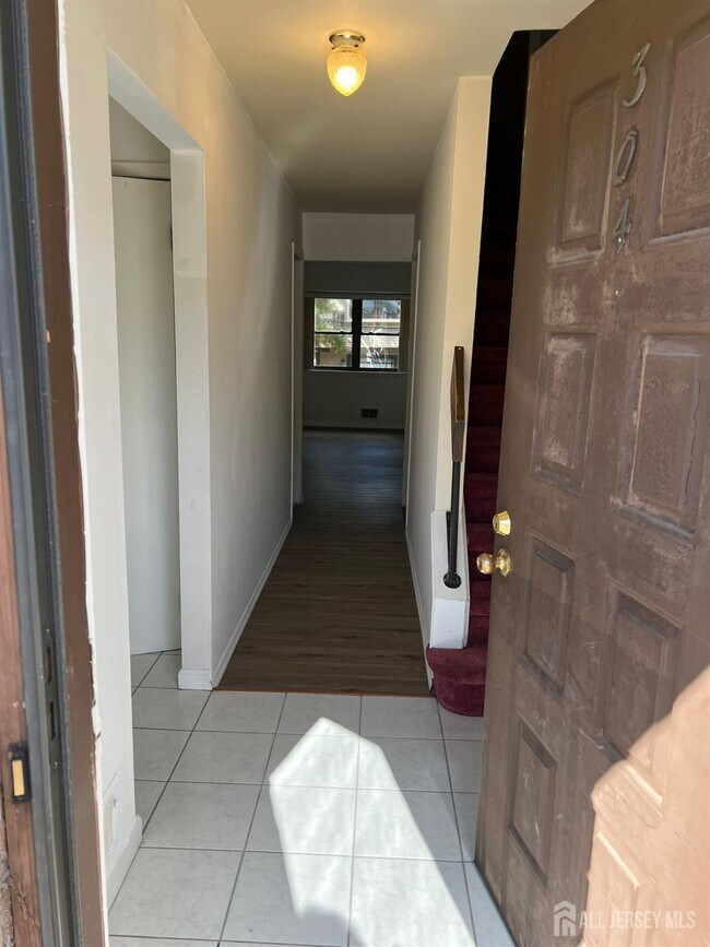 Photo - 304 Merrywood Dr