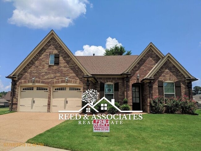Elegant Cordova Home Located in Quiet Cove! - Elegant Cordova Home Located in Quiet Cove!