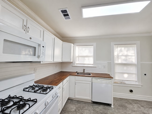 Photo - 146 E Boulevard St