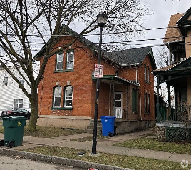 Building Photo - 110 Atkinson St Unit Down Rental