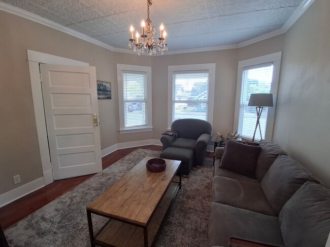 2321 Elm St Unit B