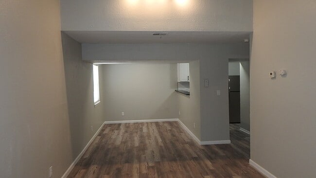 Photo - Incredibly spacious 4 bedrooms and 2 baths top-floor duplex located on Elmwood Ave in Kansas City...