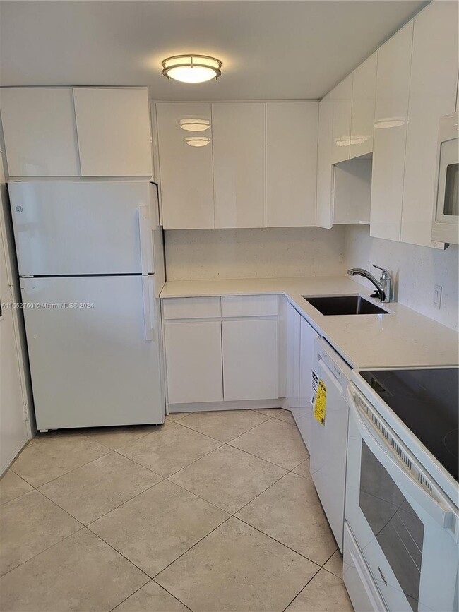 3401 N Country Club Dr Condo Condo for Rent in Aventura, FL