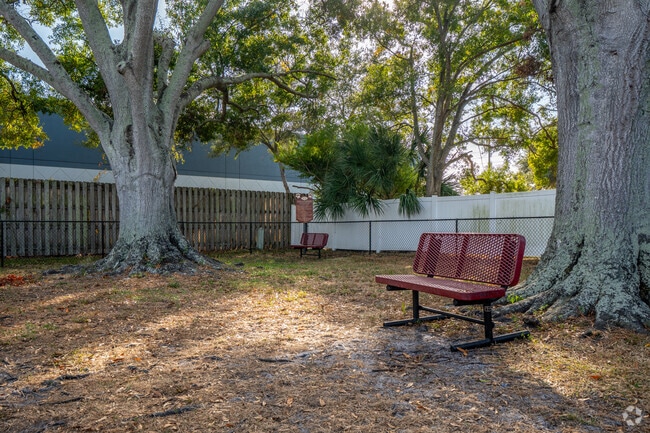 Paw Park - Winding Lane Apartments