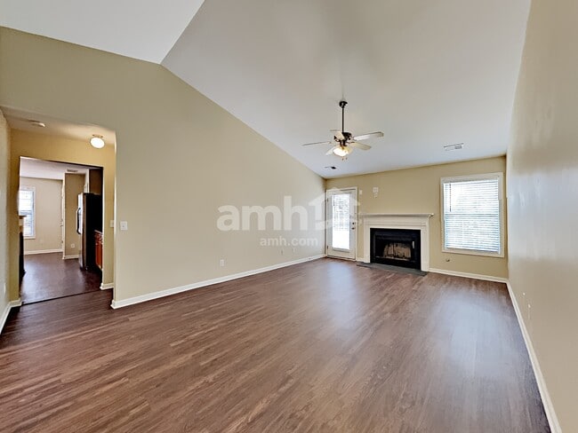 Photo - 6078 Lancelot Ln