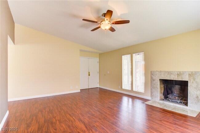 Photo - 5221 Percheron St