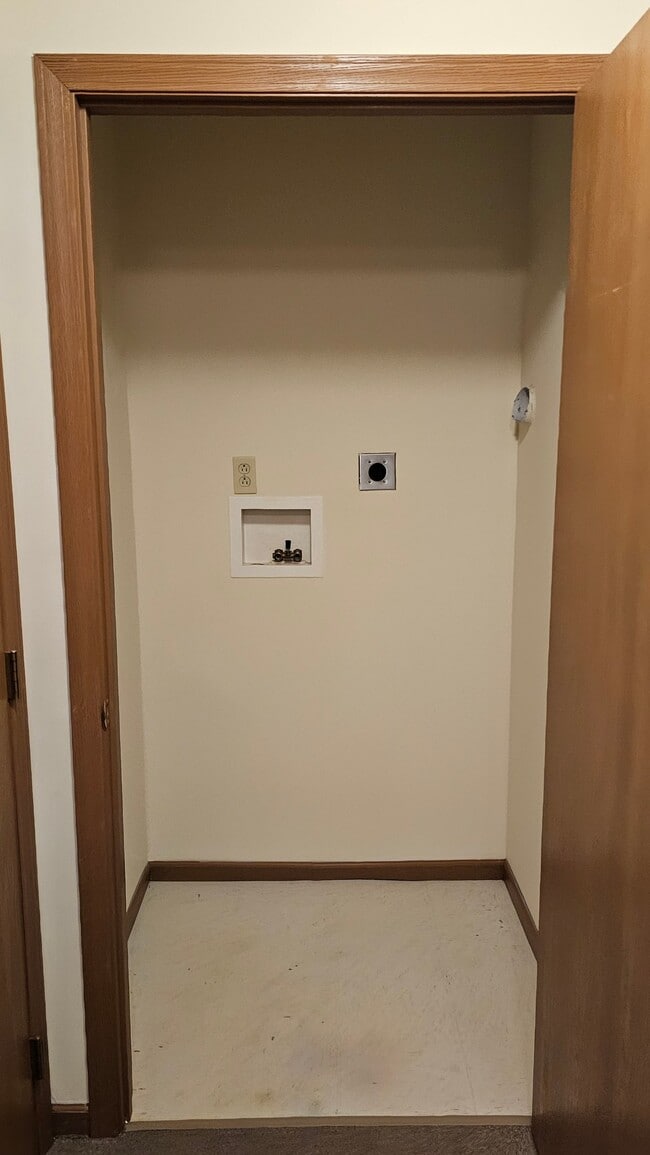 Photo - 571 MacCorkle Ave SW Unit 112
