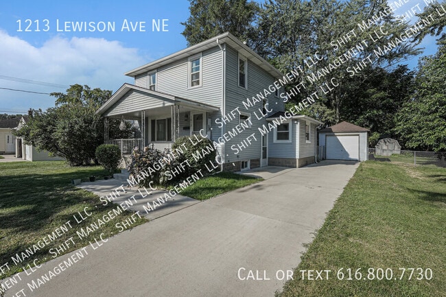 Photo - 1213 Lewison Ave NE