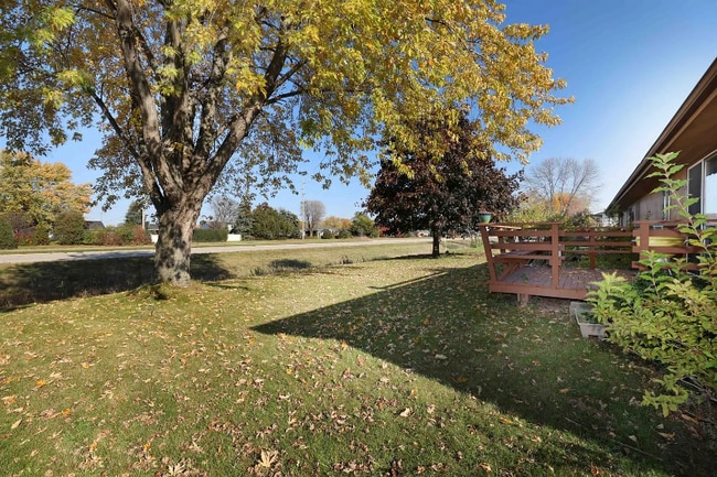 Photo - 200 Frances St