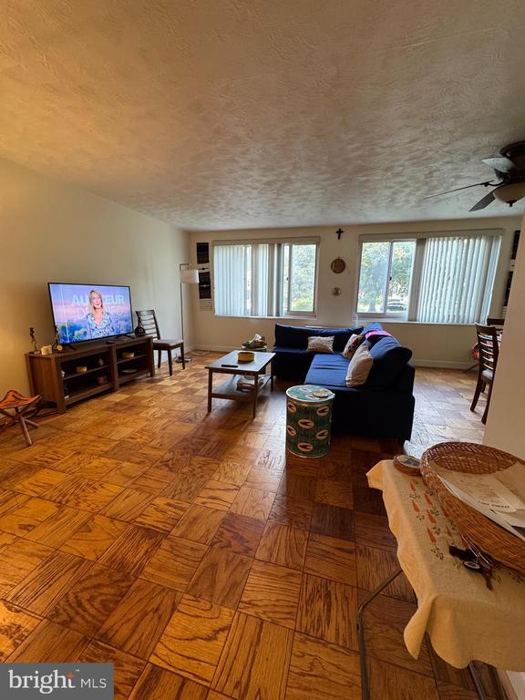 Building Photo - 1900 Lyttonsville Rd Unit 417 Rental
