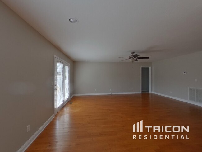 Photo - 1616 Jamie Dr