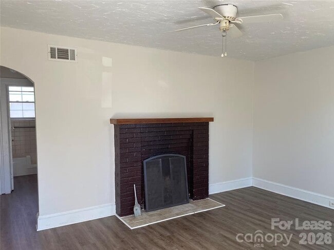 Photo - 960 Fairmont Ave