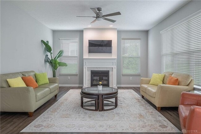 Photo - 225 Pointe Oakwood Way