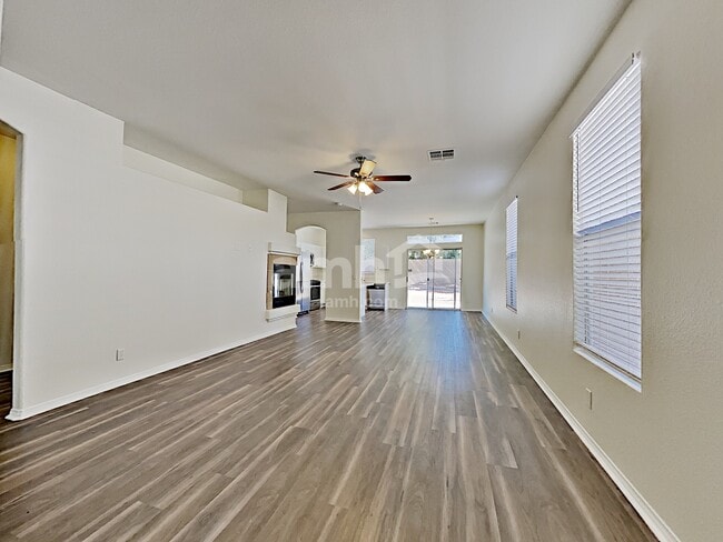 Photo - 265 S Summer Meadow St