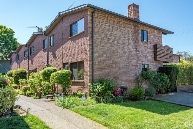 Claudia Arms | Portland, OR - Claudia Arms Rental