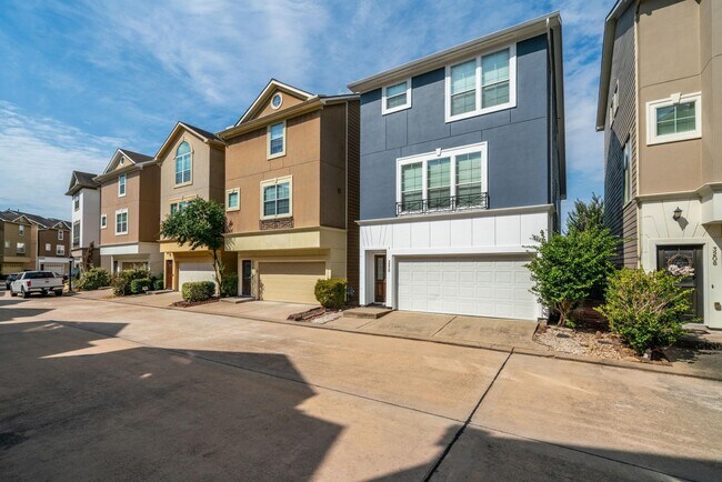 Photo - 3210 Clearview Cir