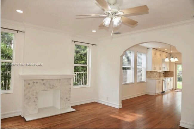 Photo - 1637 SW 16th St