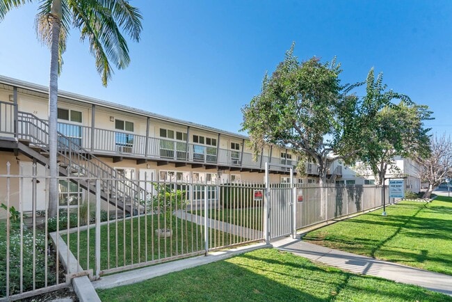 Building Photo - 10110 Camarillo Pl.