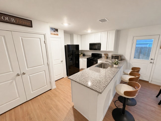 Photo - 1125 Desert Willow Dr