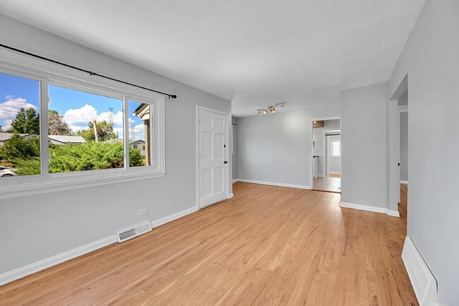 Photo - $2,195.00 - 3 Bedrooms, 1 Bathroom, Single...