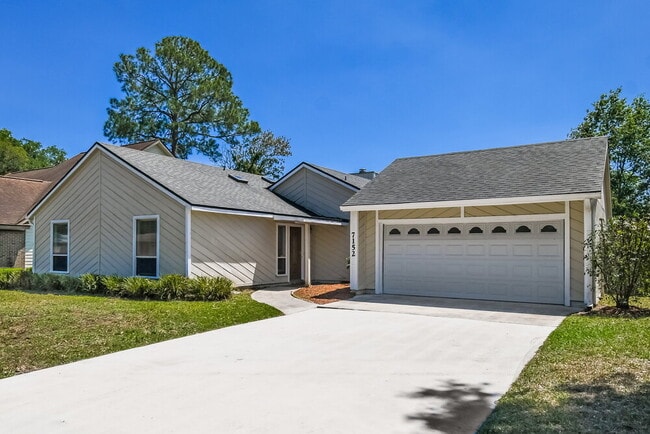 Photo - 7152 Holiday Hill Ct