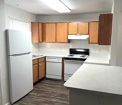 Cocina - Windsor Lake Senior Apartments