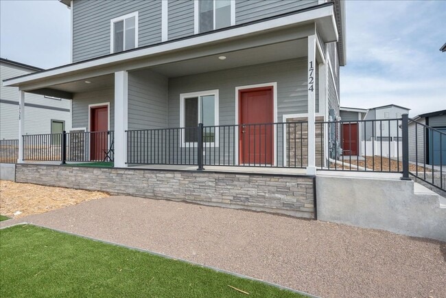 Building Photo - Turnkey Living