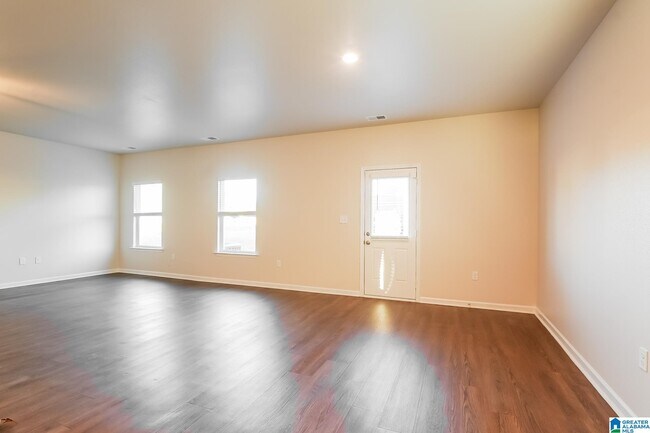 Photo - 1001 Pilgrim Ln