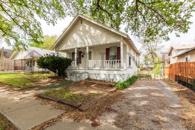253 N Charles Ave