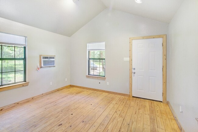 Photo - 10521 Tanyard Rd