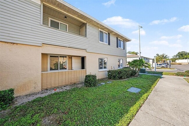 Photo - 550 Golden Raintree Pl Unit 550