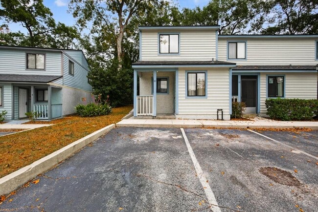 Building Photo - 10 Moultrie Creek Cir