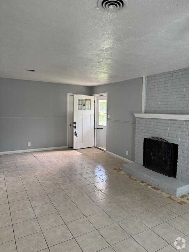 Building Photo - House for rent in Richland hills