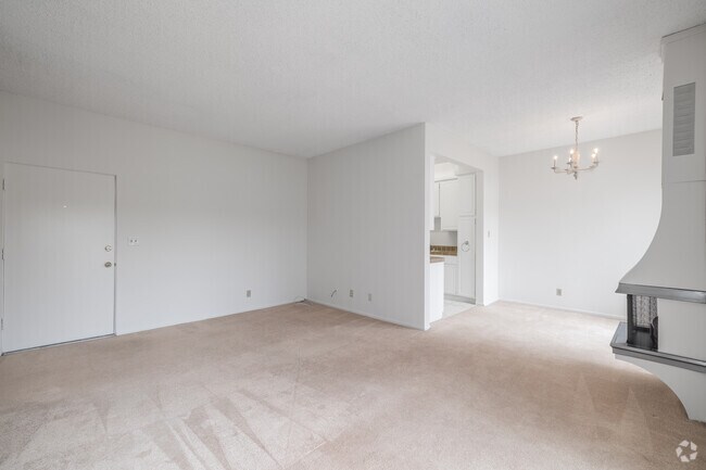 1BR, 1BA - 800SF - Living Room